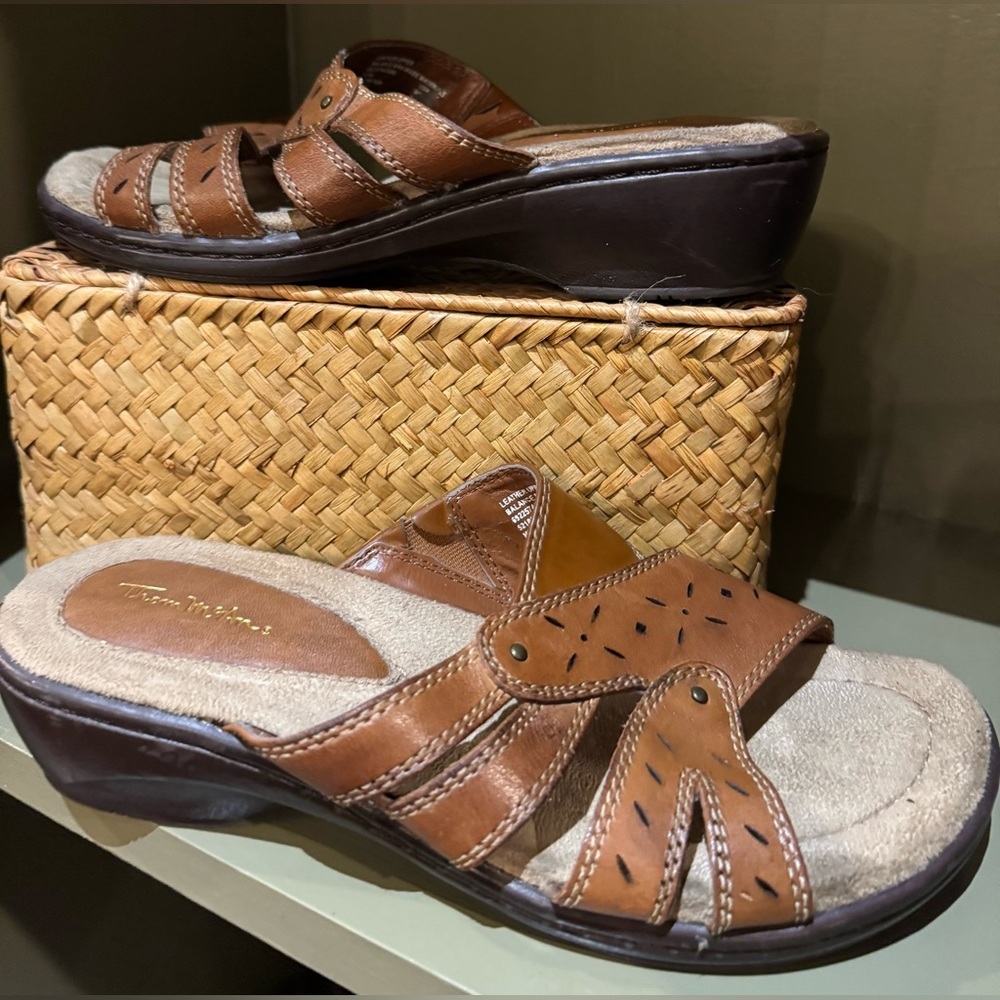 Thom McAn Brown Leather Wide Width Comfort Wedge Sandals 7W